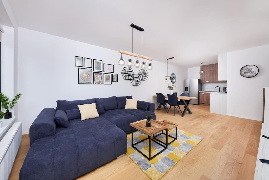 Apartment 5min2centre, View & Free Parking Bratislava